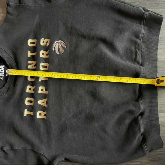 Toronto Raptors Sweatshirt - Picture 5 of 7